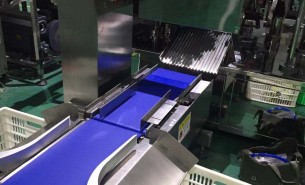 食品分級(jí)稱:雙撥桿自動(dòng)區(qū)分欠重、超重和合格品,精細(xì)化生產(chǎn)